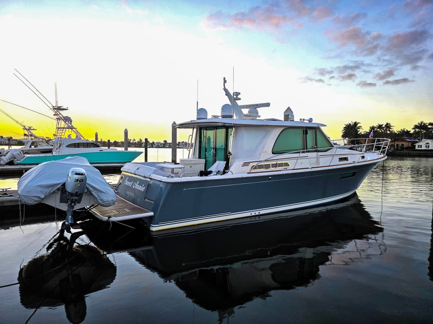 2025 Sabre 43 Salon Express — 2025 · 43' · Pre-Owned
