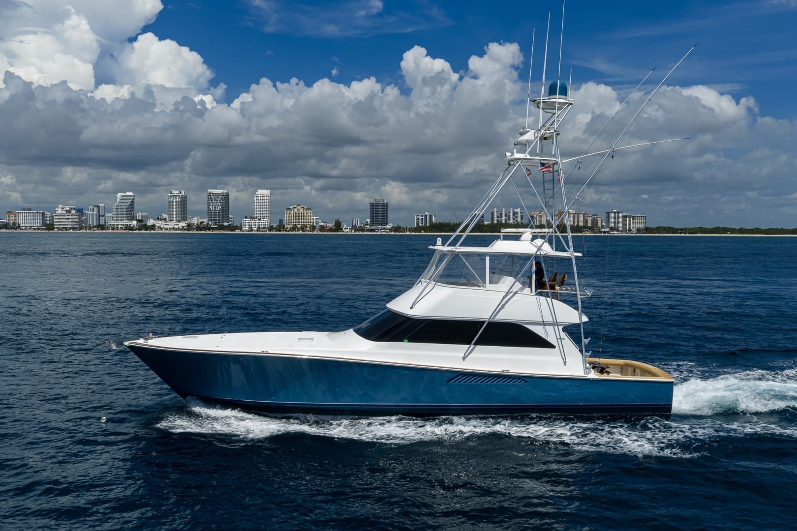 One Step Ahead — 2002 · 61' · 3 Cabins · Pre-Owned