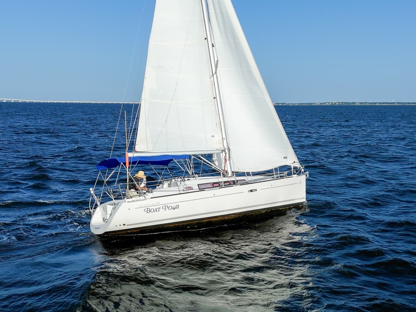Boat Pour — 2011 · 33' · Pre-Owned