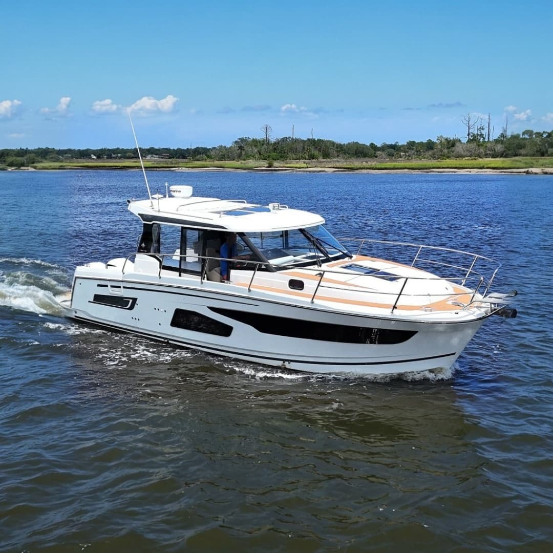 Bohemian — 2021 · 34' · Pre-Owned