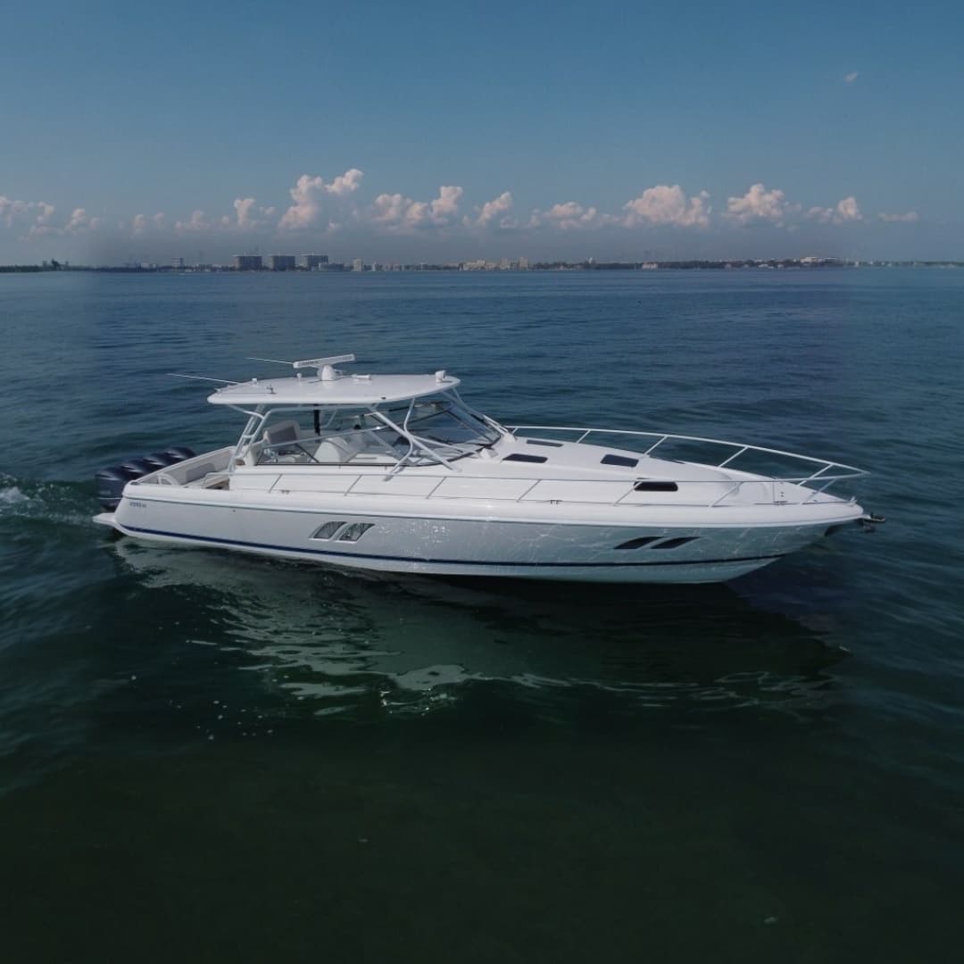 2017 Intrepid 475 Sport Yacht — 2017 · 47' · Pre-Owned