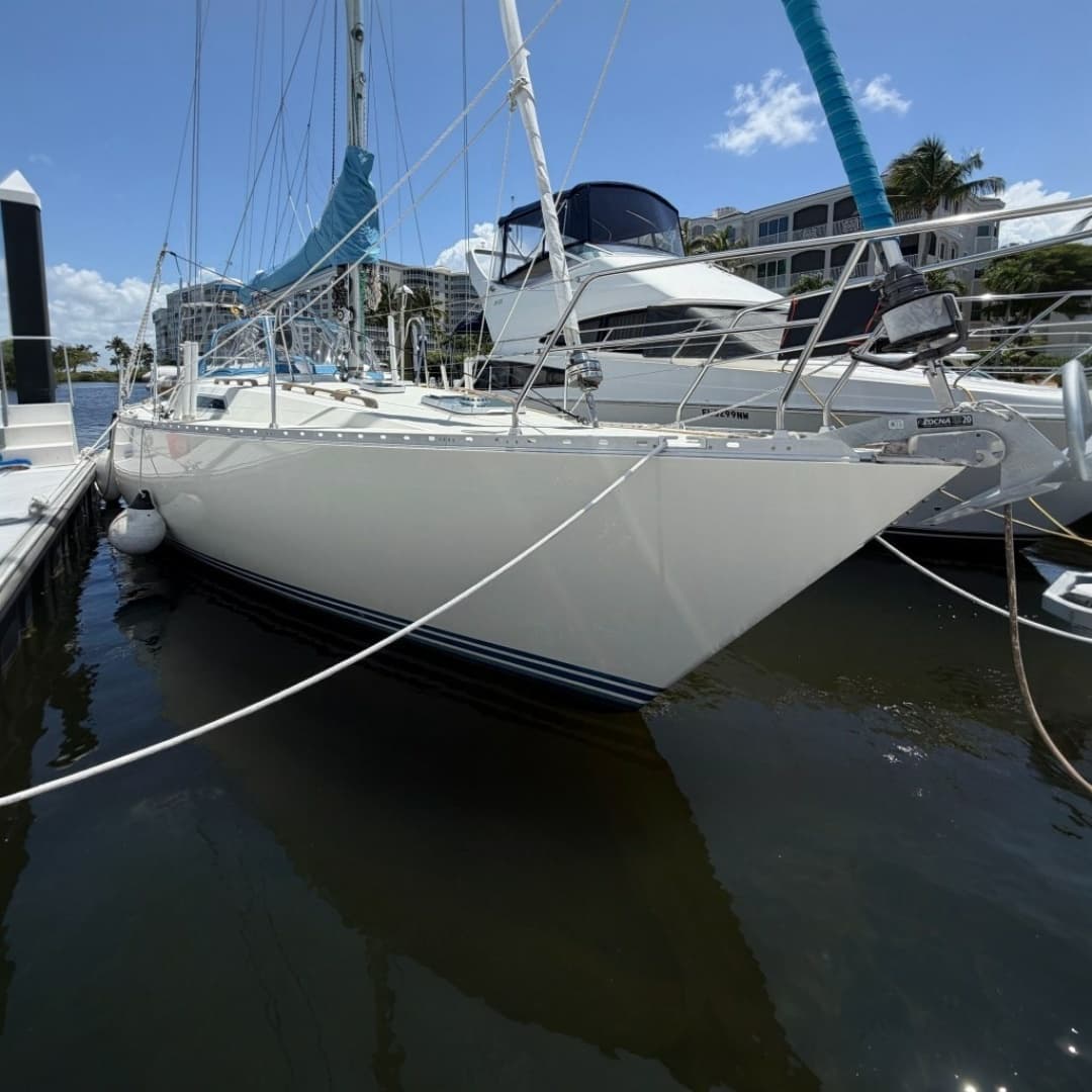 1987 Moody 376 — 1987 · 37' · Pre-Owned
