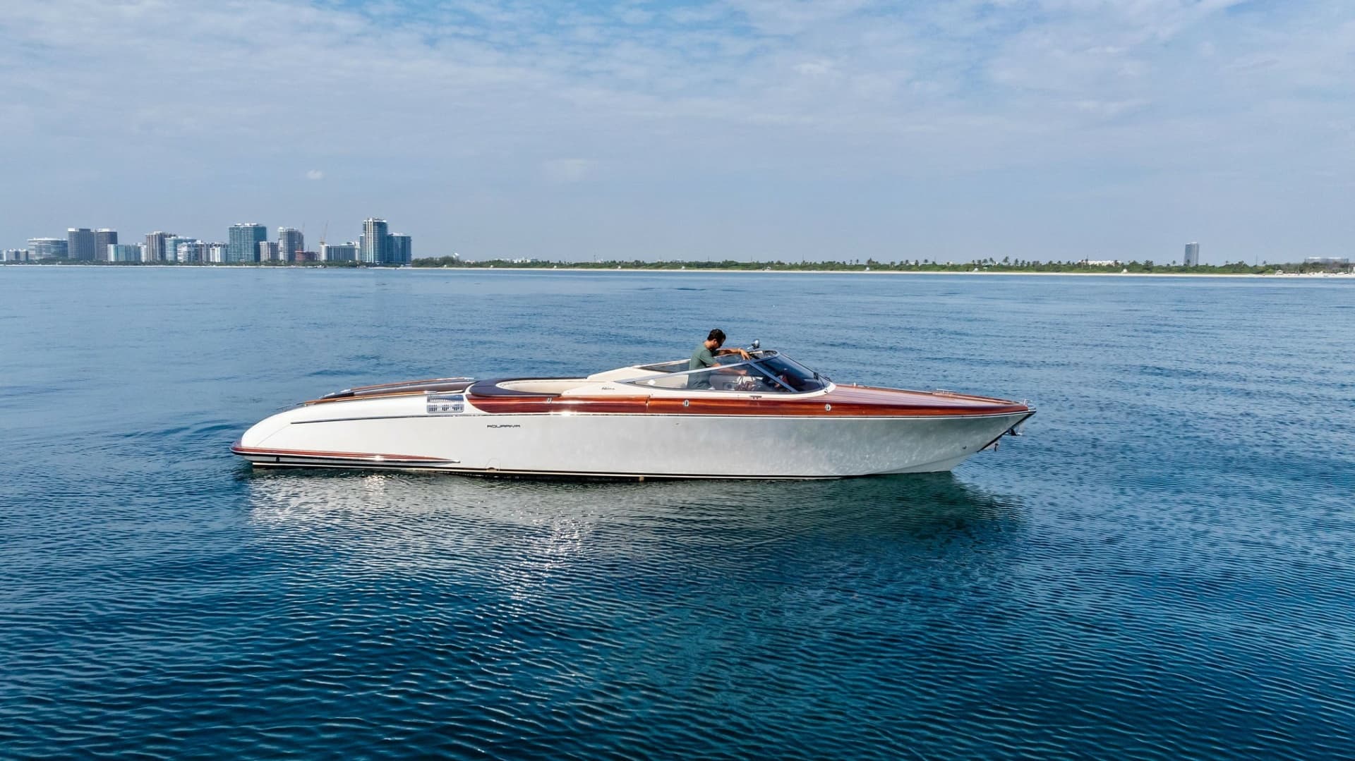 Beluga — 2006 · 33' · 1 Cabin · Pre-Owned