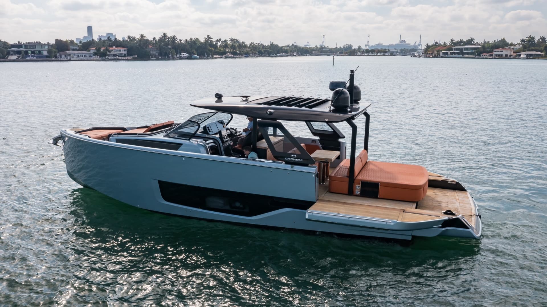 BELLA — 2022 · 46' · Pre-Owned