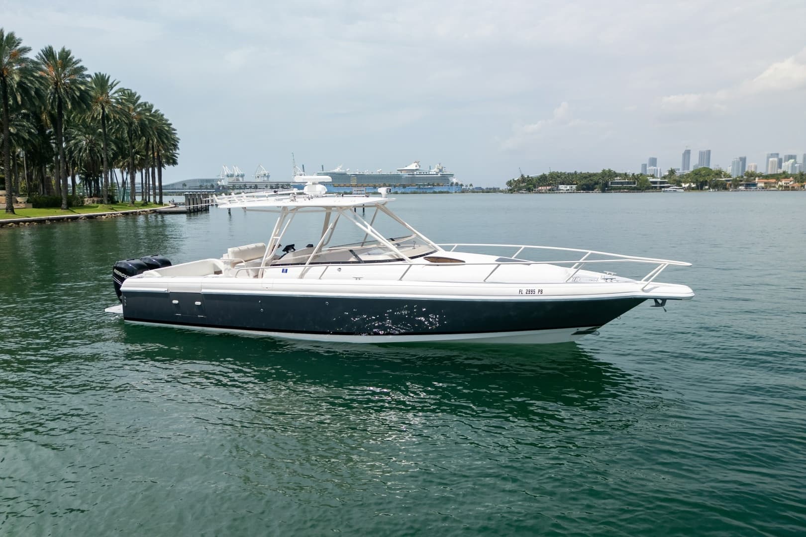 2006 Intrepid 348 Walkaround — 2006 · 35' · Pre-Owned
