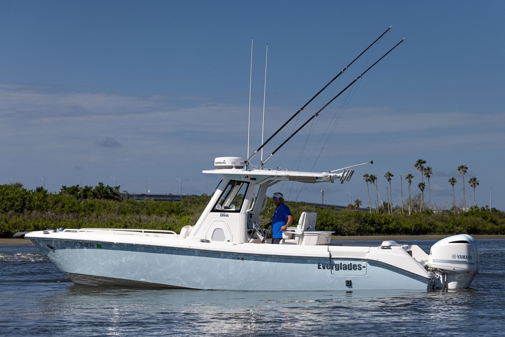 2011 Everglades — 2011 · 31' · Pre-Owned