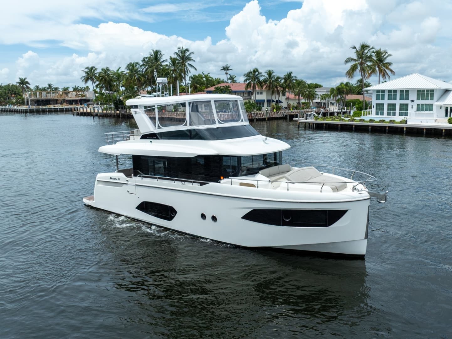 Big Girl — 2022 · 52' · 3 Cabins · Pre-Owned