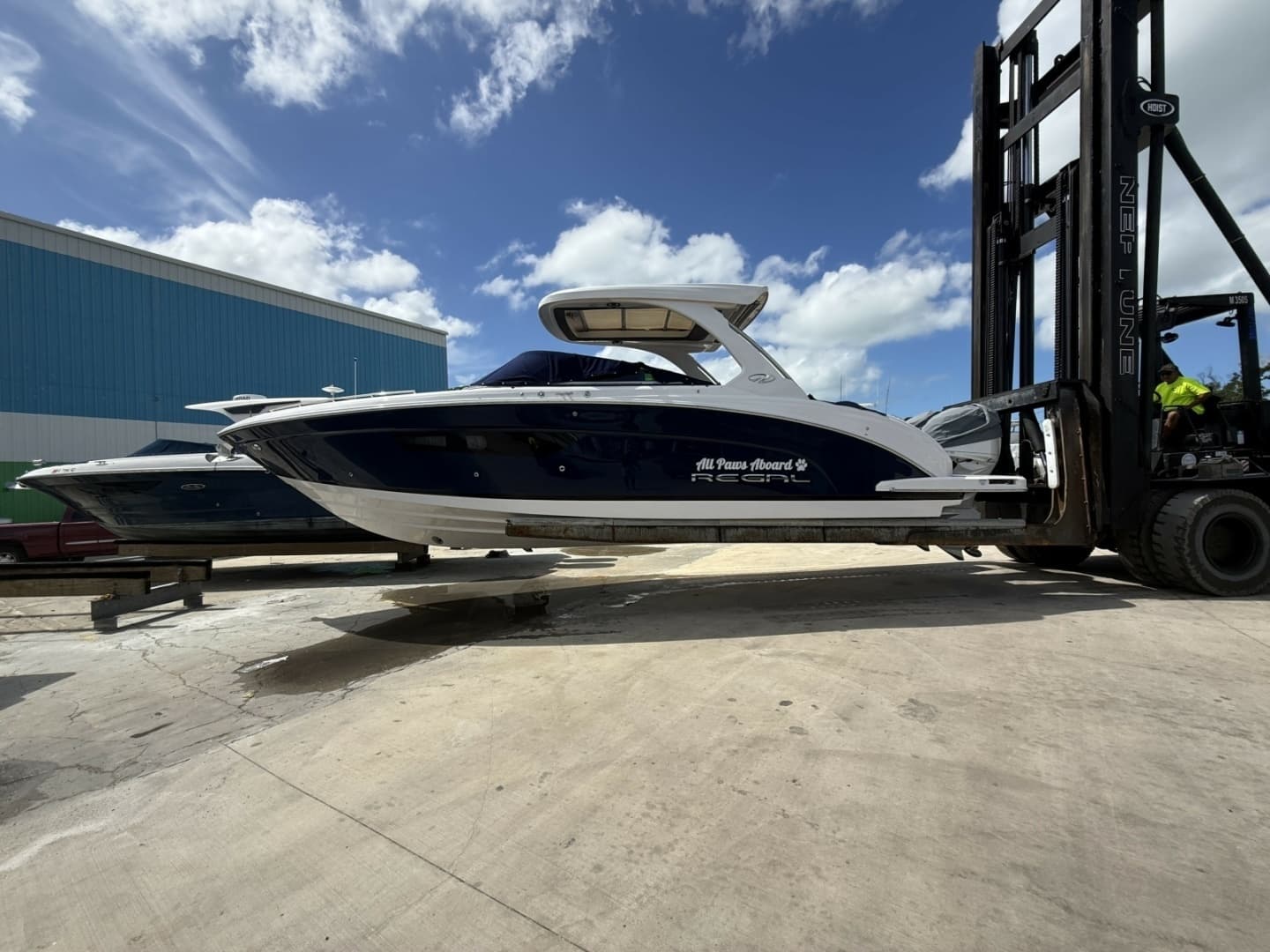 All Paws Aboard — 2022 · 33' · 1 Cabin · Pre-Owned