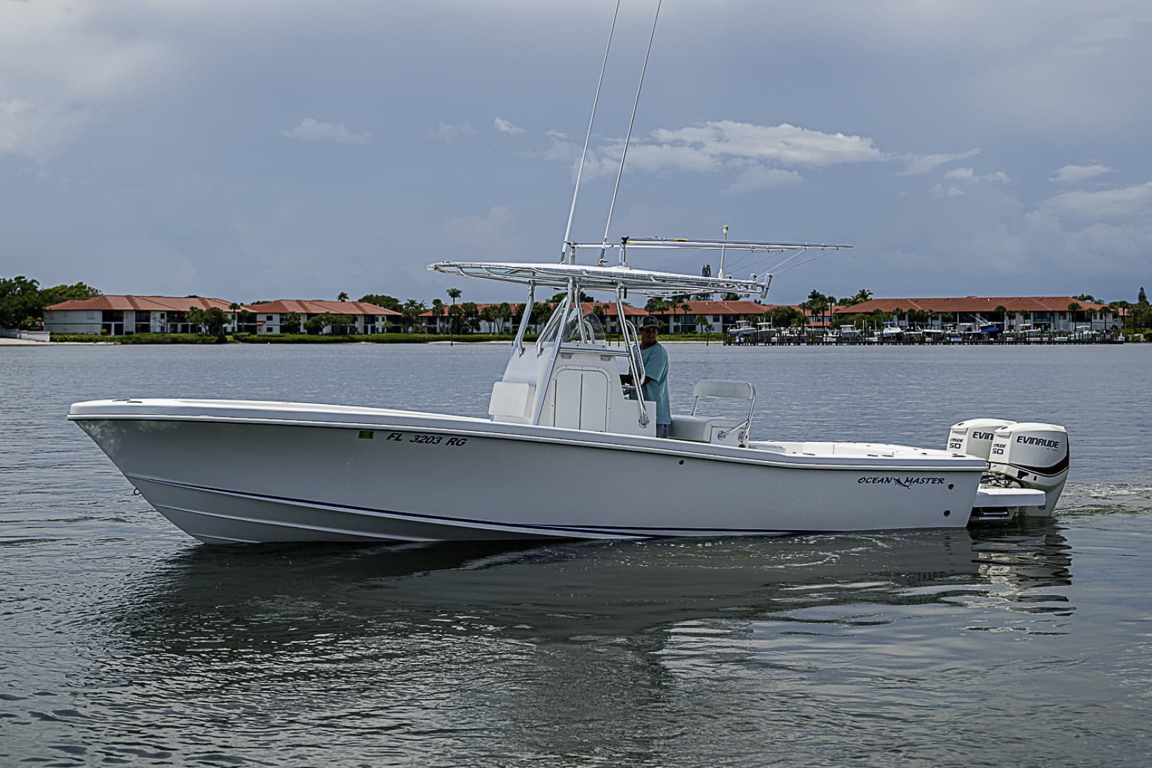 2015 Ocean Master — 2015 · 27' · Pre-Owned