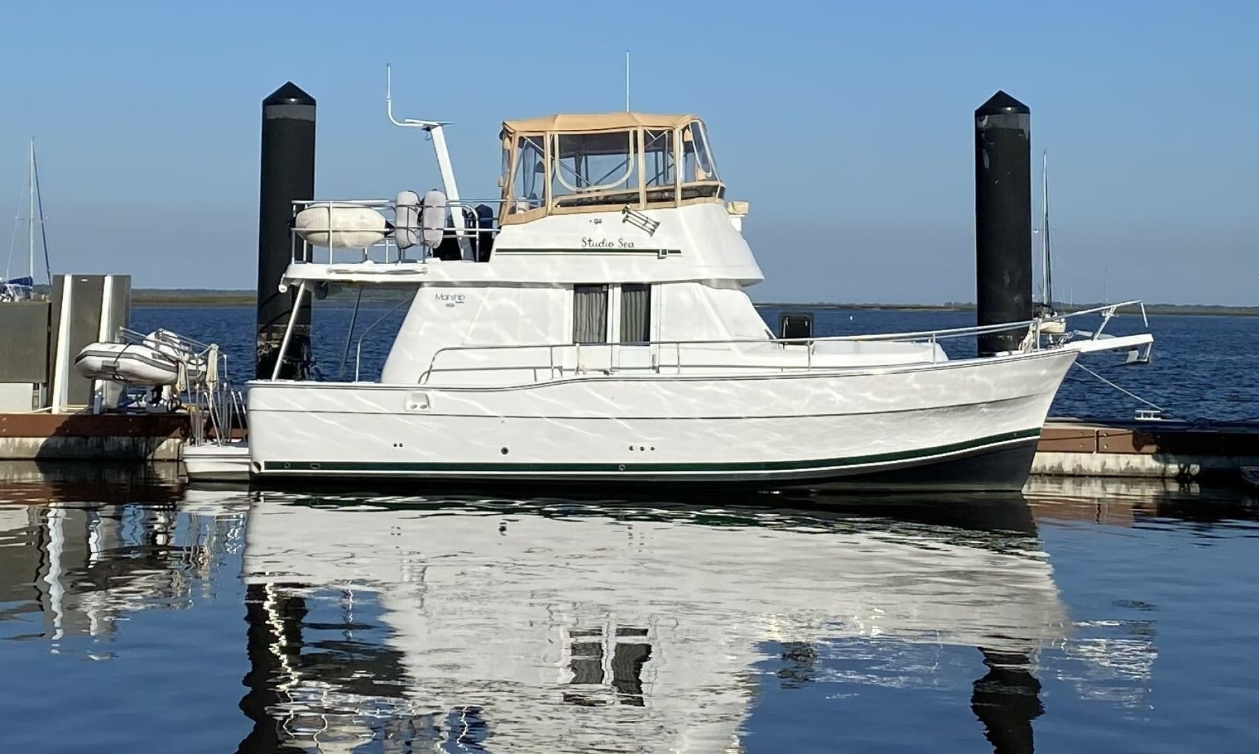 Studio Sea — 2002 · 39' · 2 Cabins · Pre-Owned