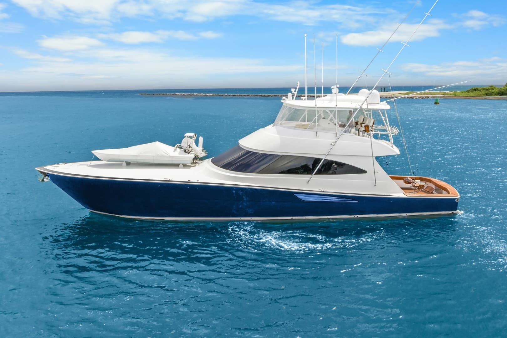 Fins Up — 2024 · 72' · 4 Cabins · Pre-Owned