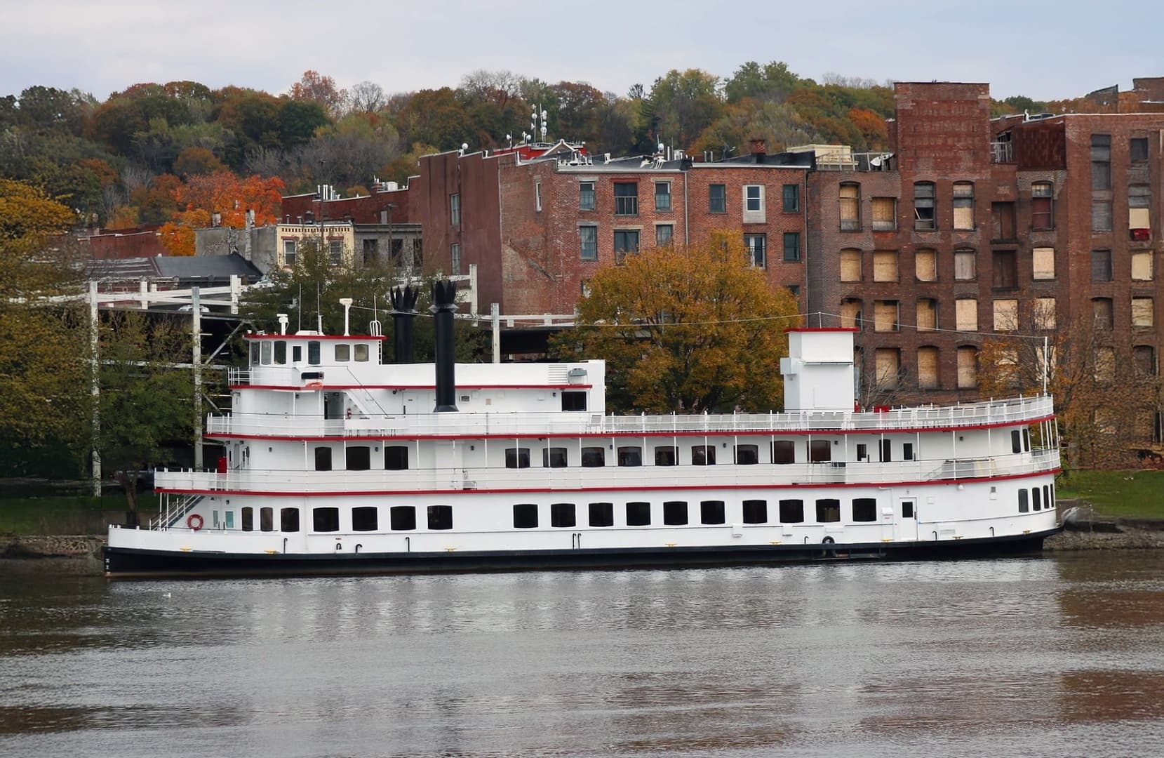 1985 Custom Dinner/Excursion/Passenger — 1985 · 149' · Pre-Owned