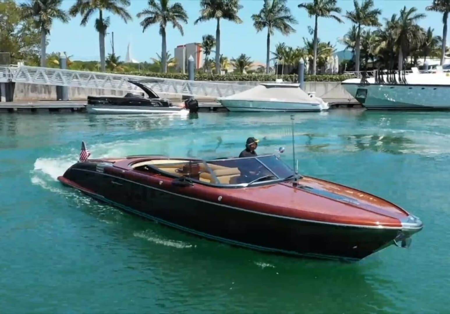 MERCY — 2009 · 33' · 1 Cabin · Pre-Owned