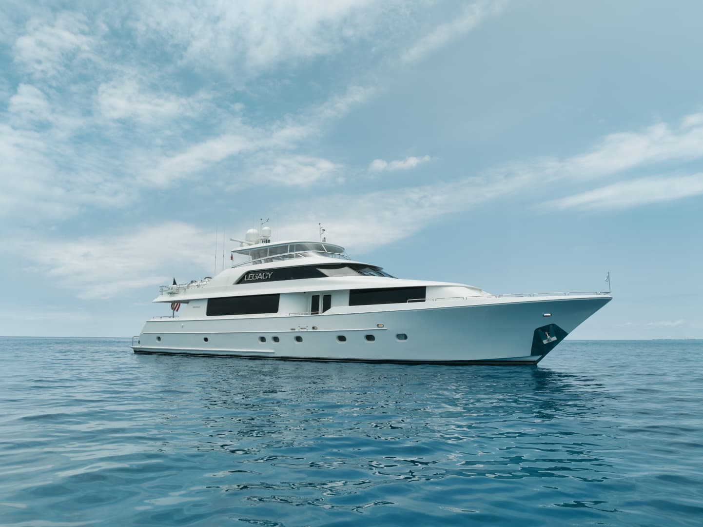 LEGACY — 2003 · 112' · 4 Cabins · Pre-Owned
