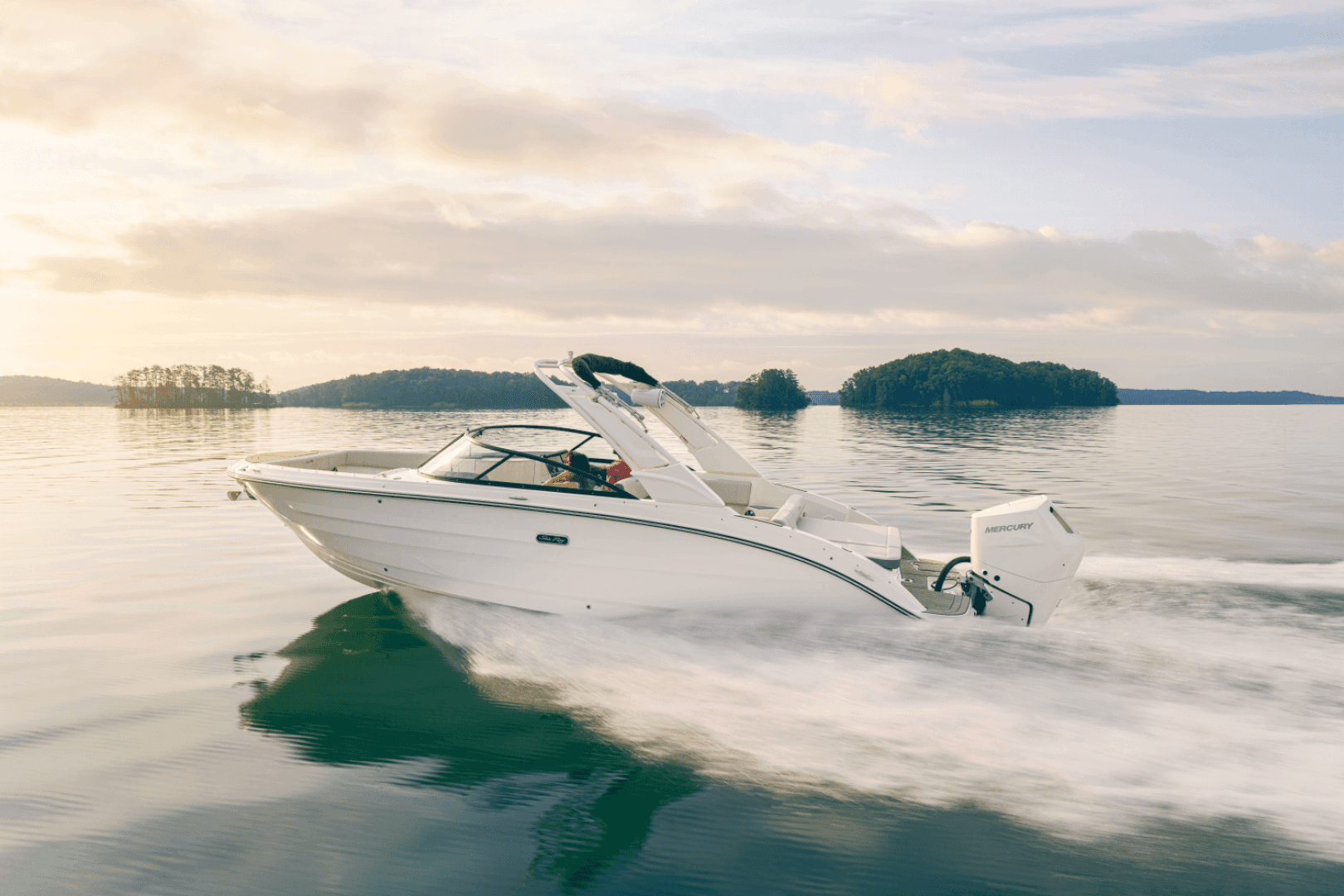 2025 Sea Ray SDX 270 Outboard — 2025 · 27' · Pre-Owned