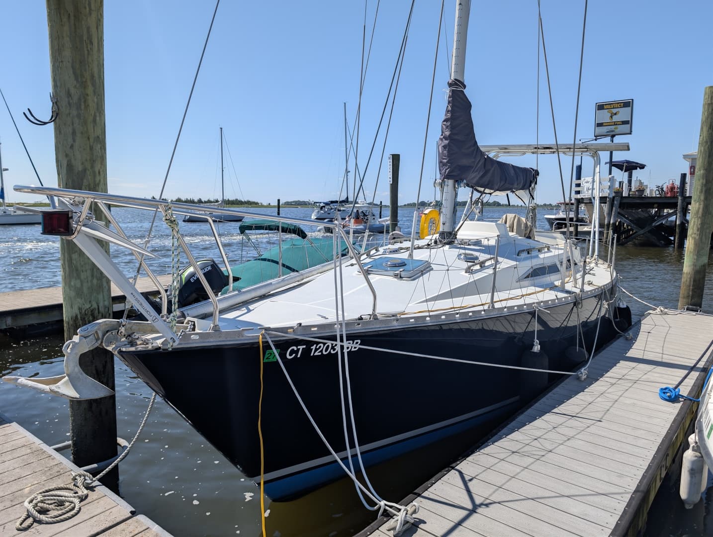 Rendl — 1984 · 34' · 2 Cabins · Pre-Owned