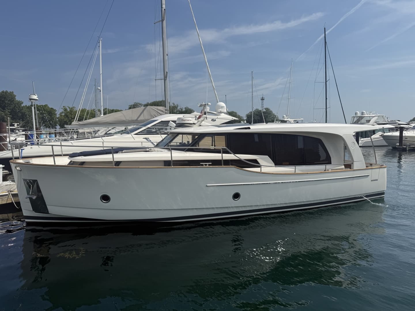 Nora J — 2021 · 39' · 2 Cabins · Pre-Owned