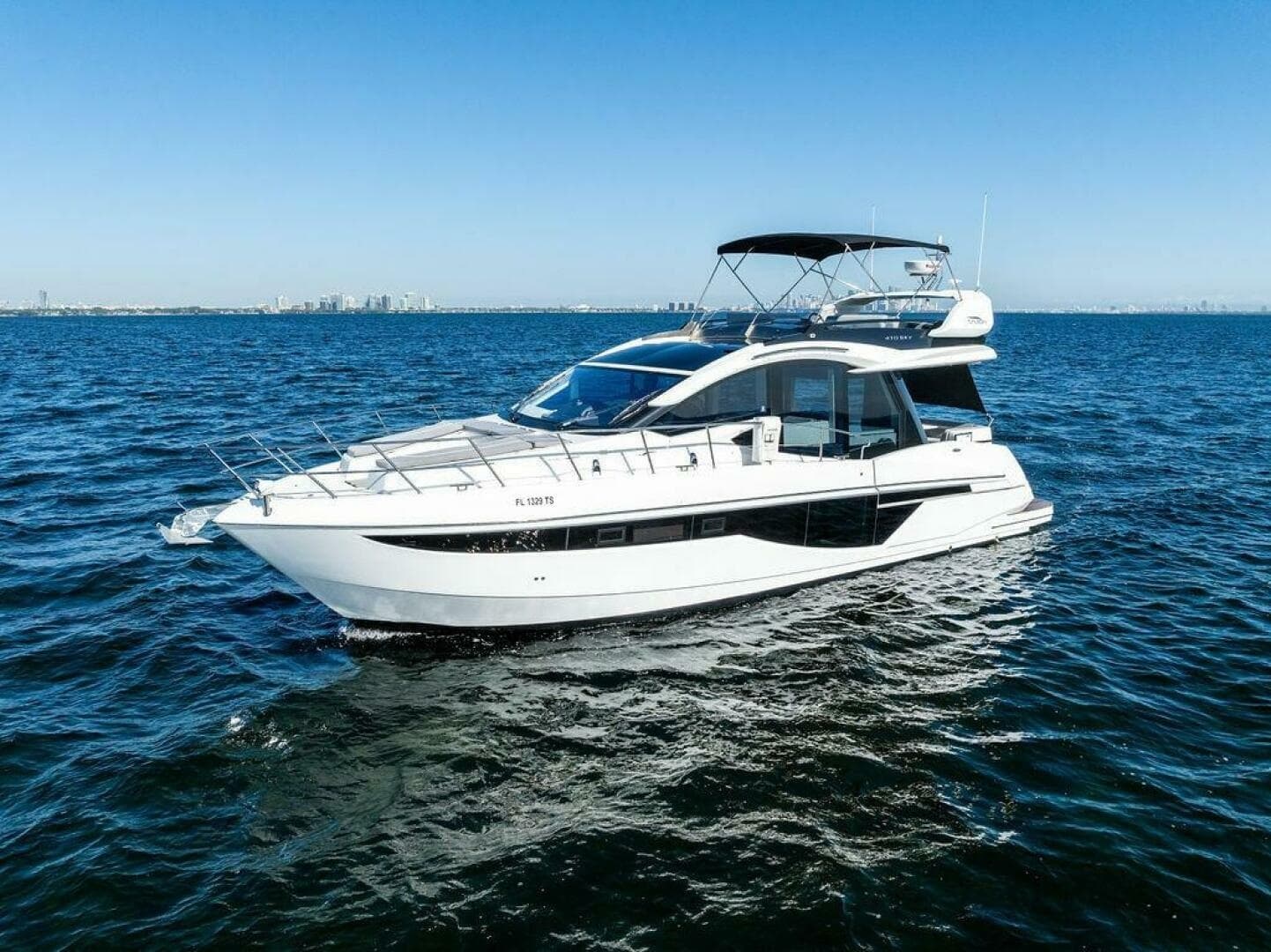 LA NIÑA — 2024 · 47' · 3 Cabins · Pre-Owned