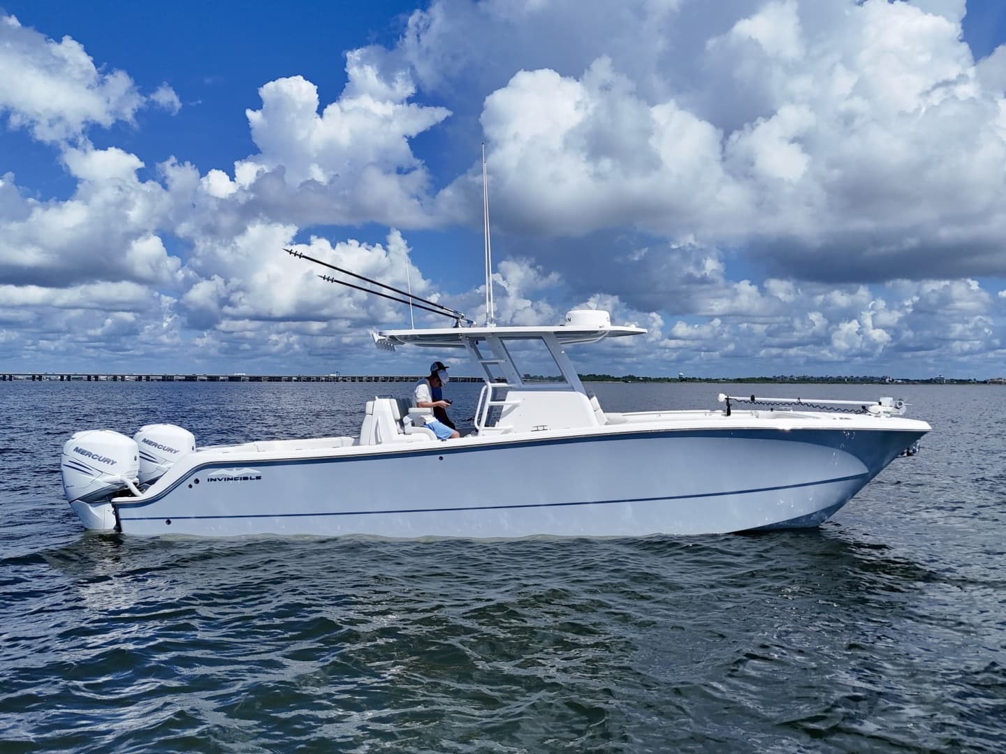 2022 Invincible 33 Catamaran — 2022 · 33' · Pre-Owned