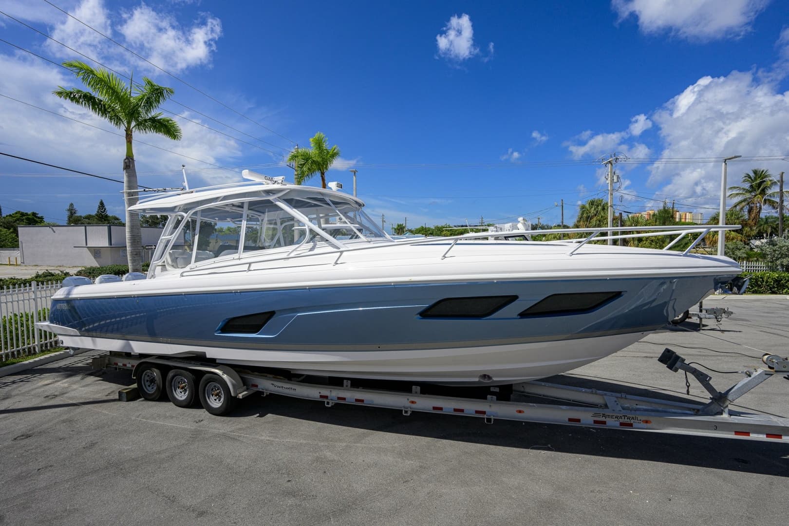 2022 Intrepid 409 Valor — 2022 · 40' · Pre-Owned