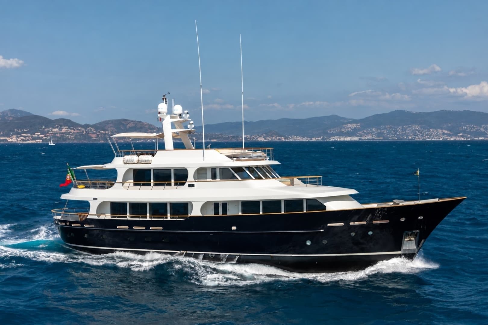 SANCTUARY — 2013 · 109' · 5 Cabins · Pre-Owned