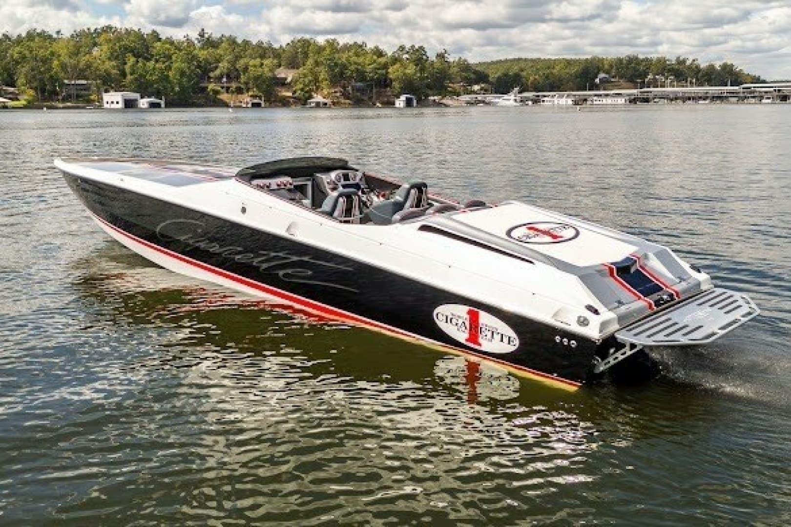 2018 Cigarette 42X — 2018 · 41' · Pre-Owned