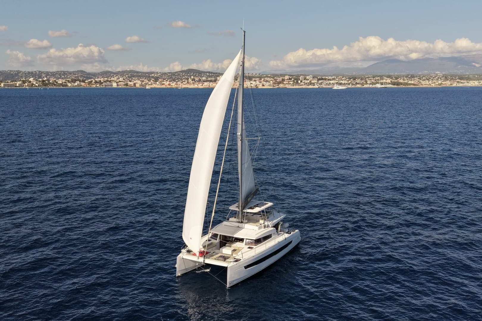GALOÉ — 2024 · 53' · 5 Cabins · Pre-Owned