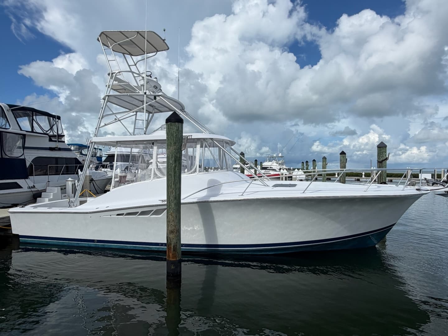 Sea Bandit — 1998 · 40' · 1 Cabin · Pre-Owned