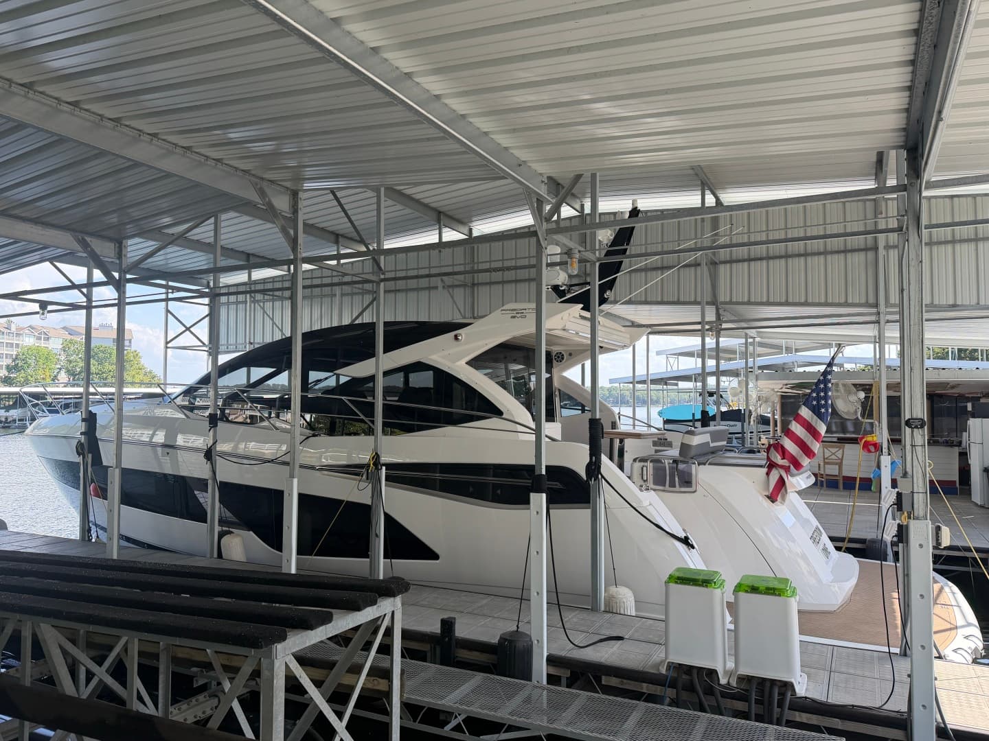 2021 Sunseeker PREDATOR 55 — 2021 · 55' · Pre-Owned