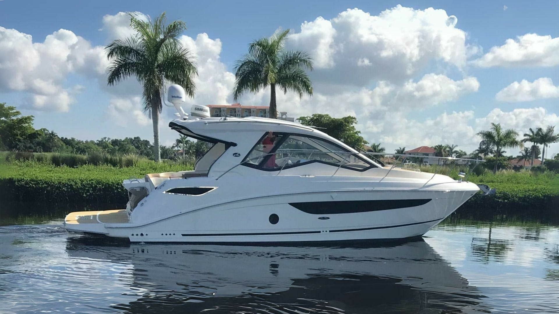Kickin Tides — 2018 · 35' · 2 Cabins · Pre-Owned