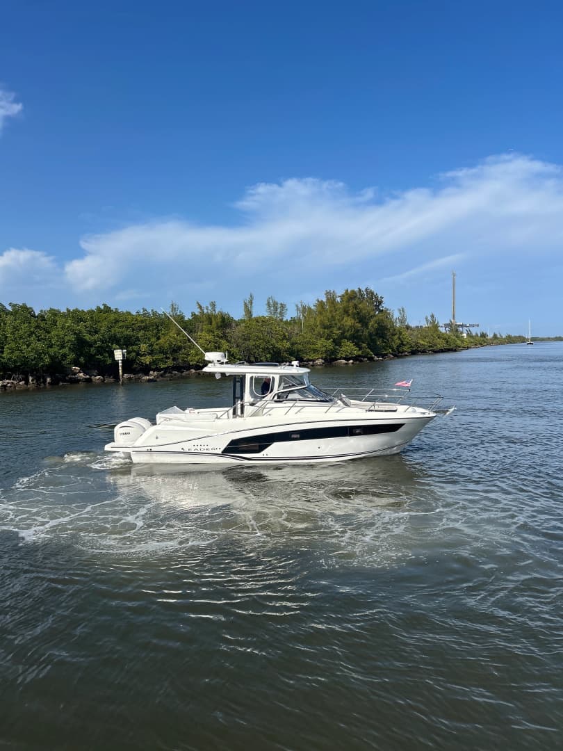 2024 Jeanneau 10.5 Walkaround — 2024 · 35' · Pre-Owned