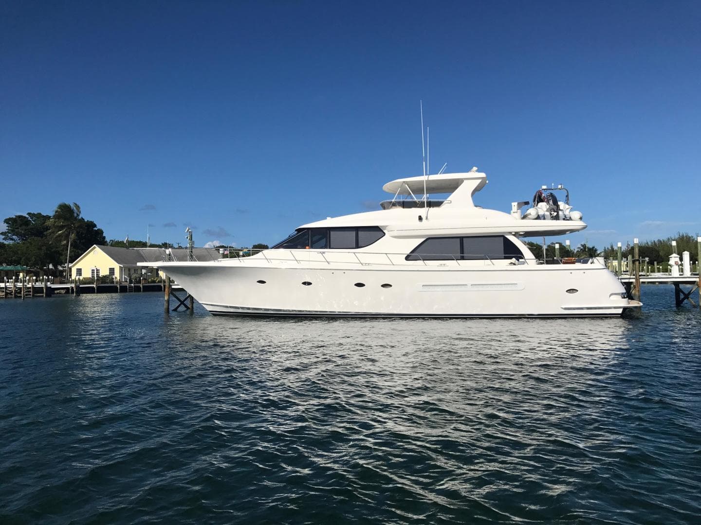 ROOM SERVICE — 2003 · 68' · 3 Cabins · Pre-Owned
