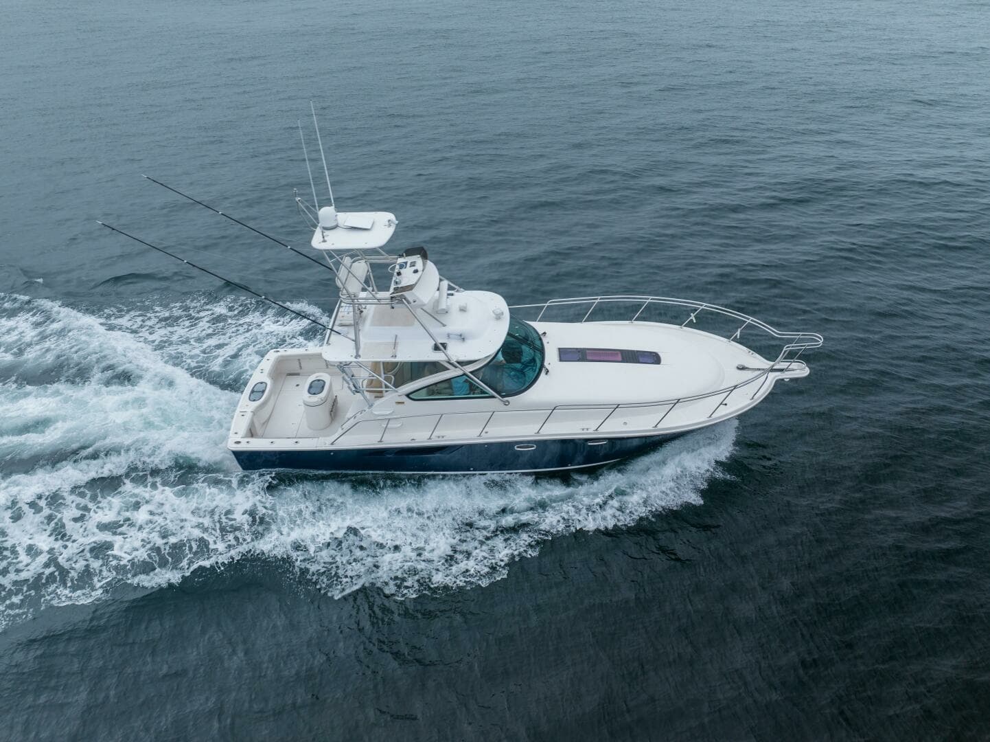TEDDY'S FLOAT TOO — 2015 · 43' · 2 Cabins · Pre-Owned