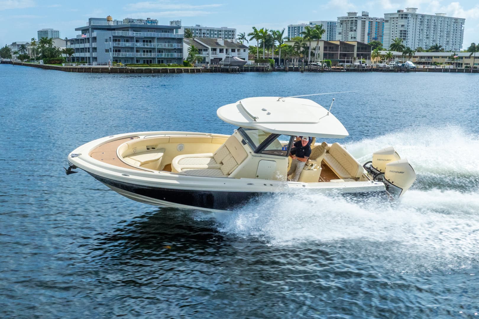 DILLIGAF — 2019 · 30' · 1 Cabin · Pre-Owned
