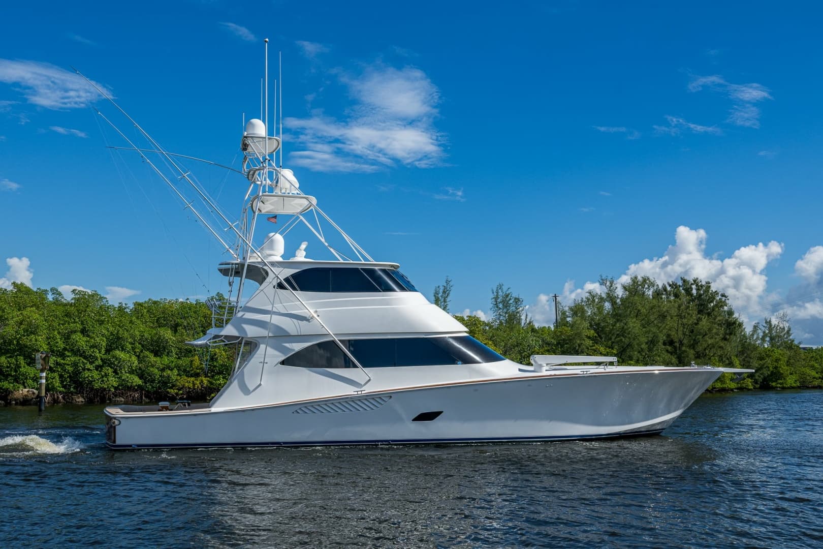 TEUSEAS — 2011 · 76' · Pre-Owned