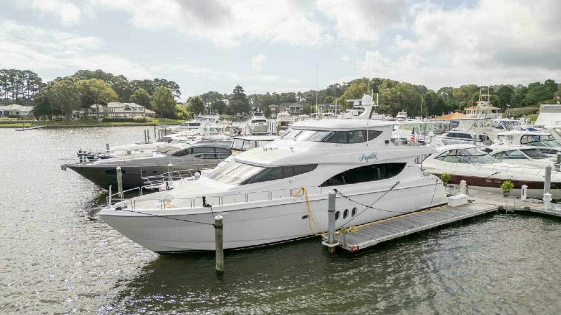 MAJESTIK — 2007 · 80' · 4 Cabins · Pre-Owned