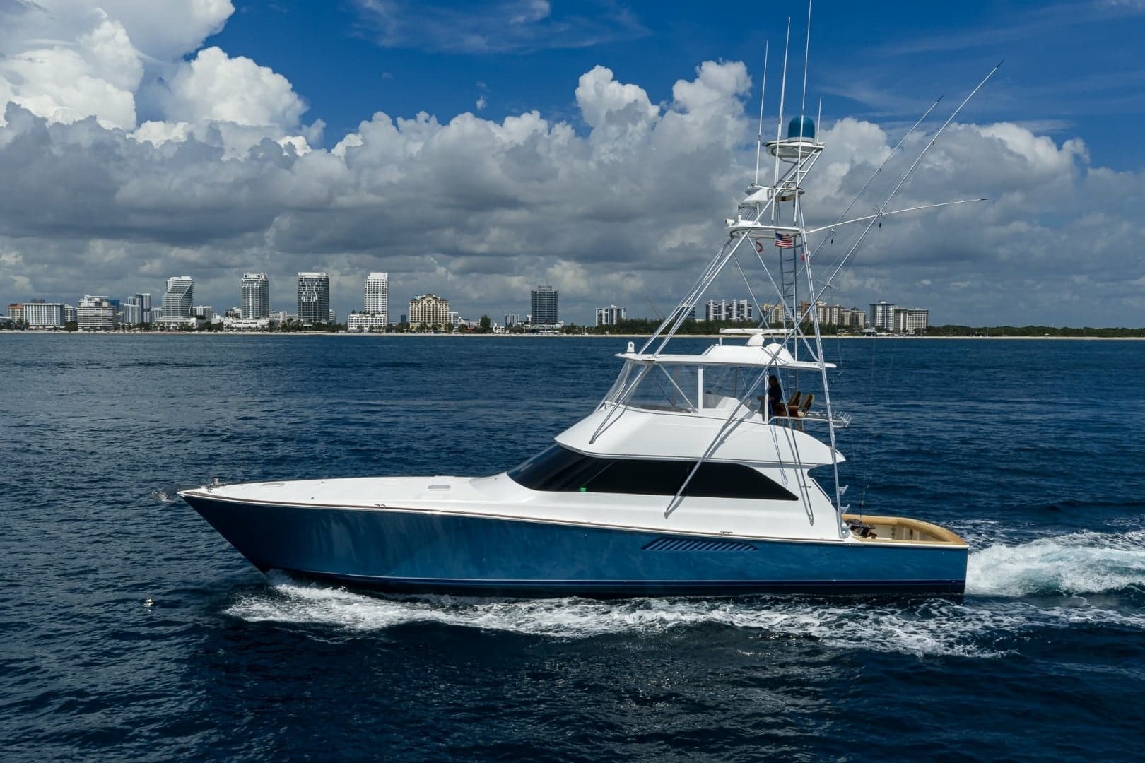 One Step Ahead — 2002 · 61' · 3 Cabins · Pre-Owned
