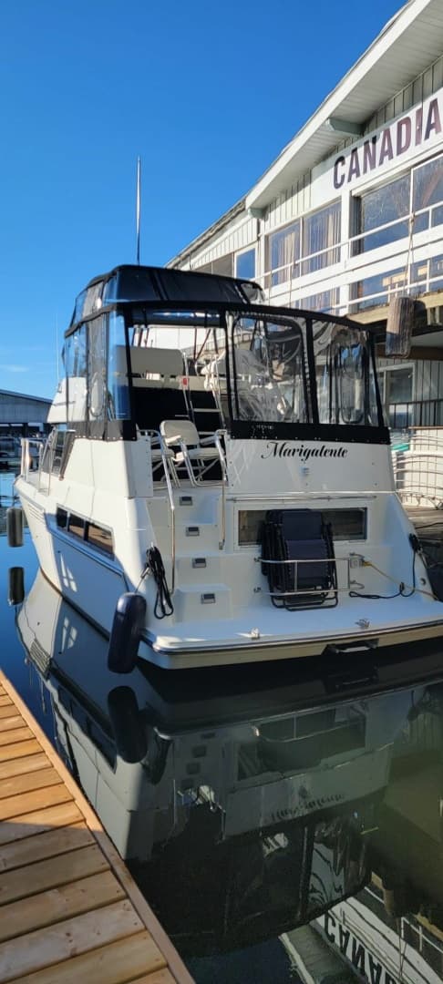 1995 Carver 325 Motor Yacht — 1995 · 36' · Pre-Owned