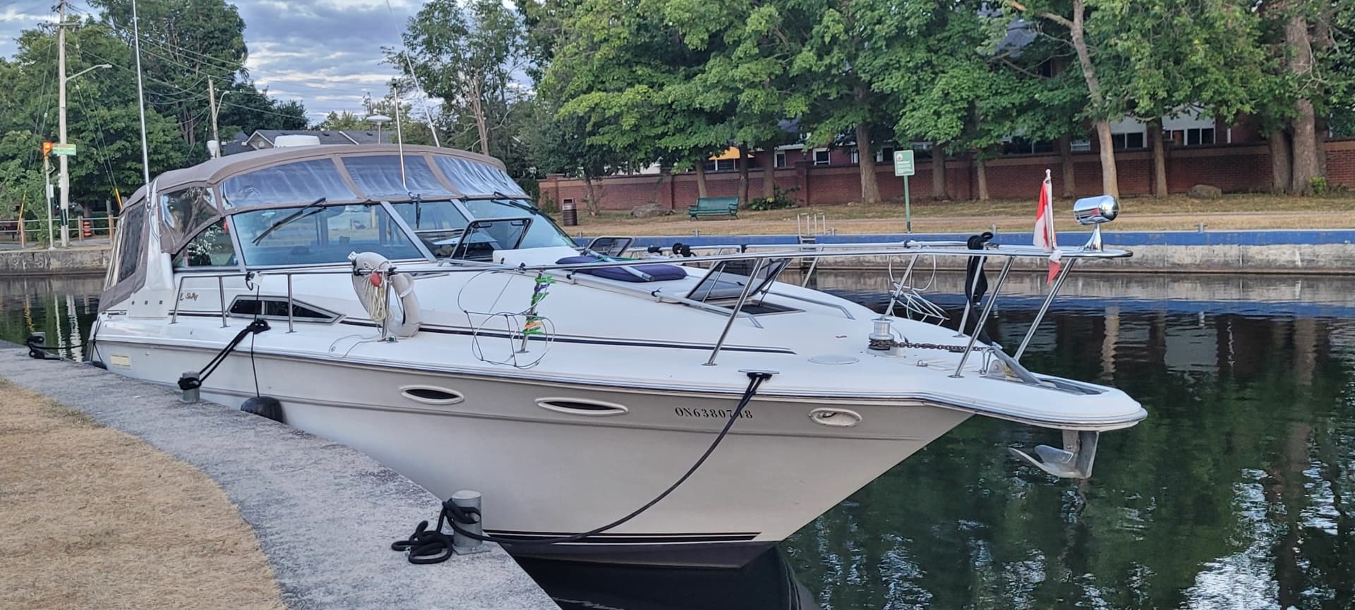 1991 Sea Ray 350 Sundancer — 1991 · 35' · Pre-Owned