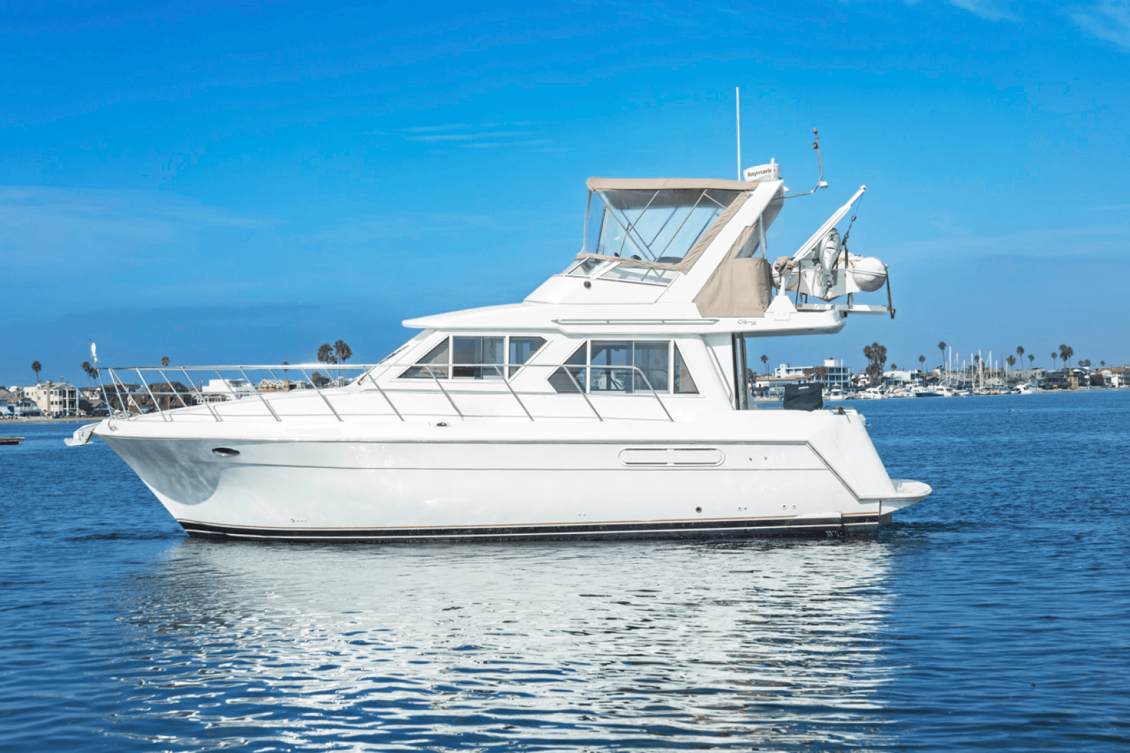 QUEEN ELIZABETH — 2005 · 40' · 2 Cabins · Pre-Owned
