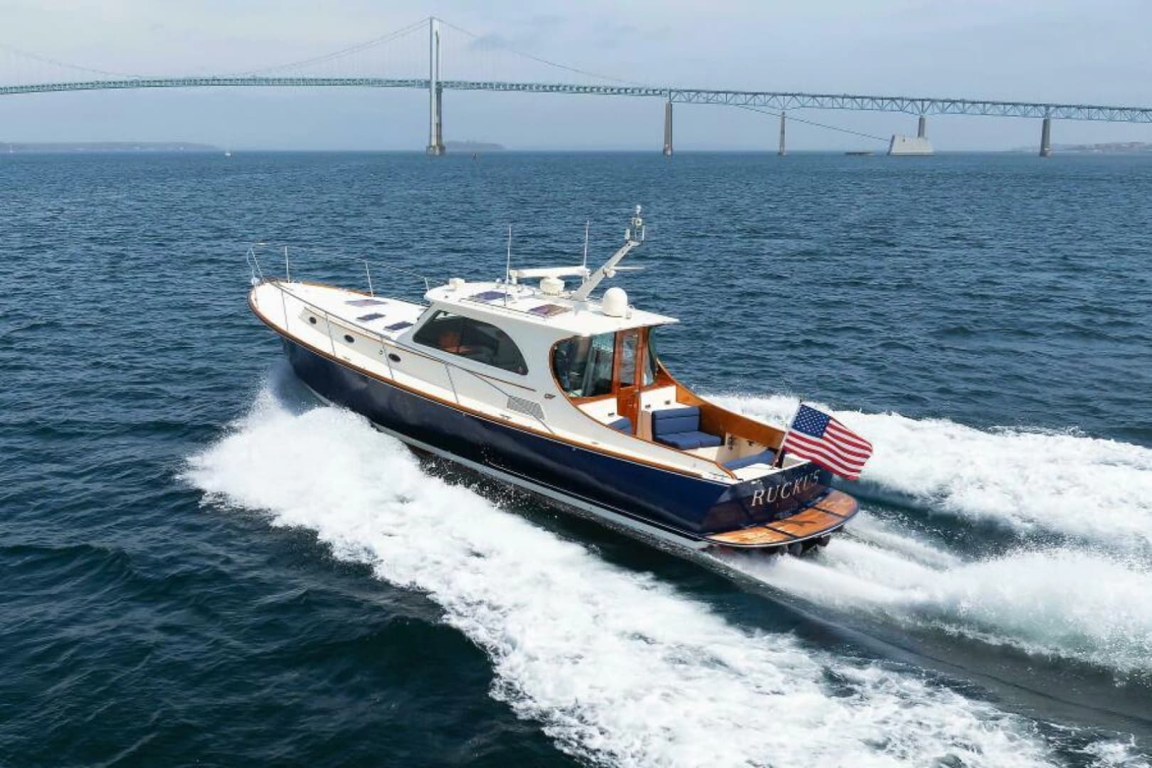 Ruckus — 2009 · 42' · 1 Cabin · Pre-Owned
