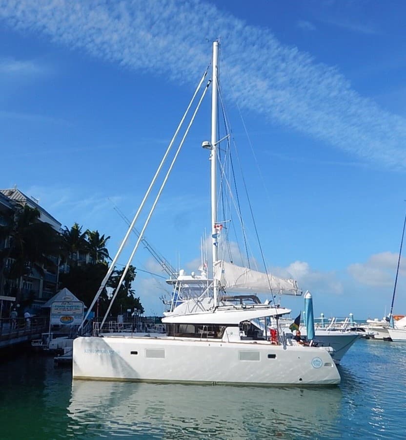 KING STEWART — 2015 · 38.98' · 3 Cabins · Pre-Owned