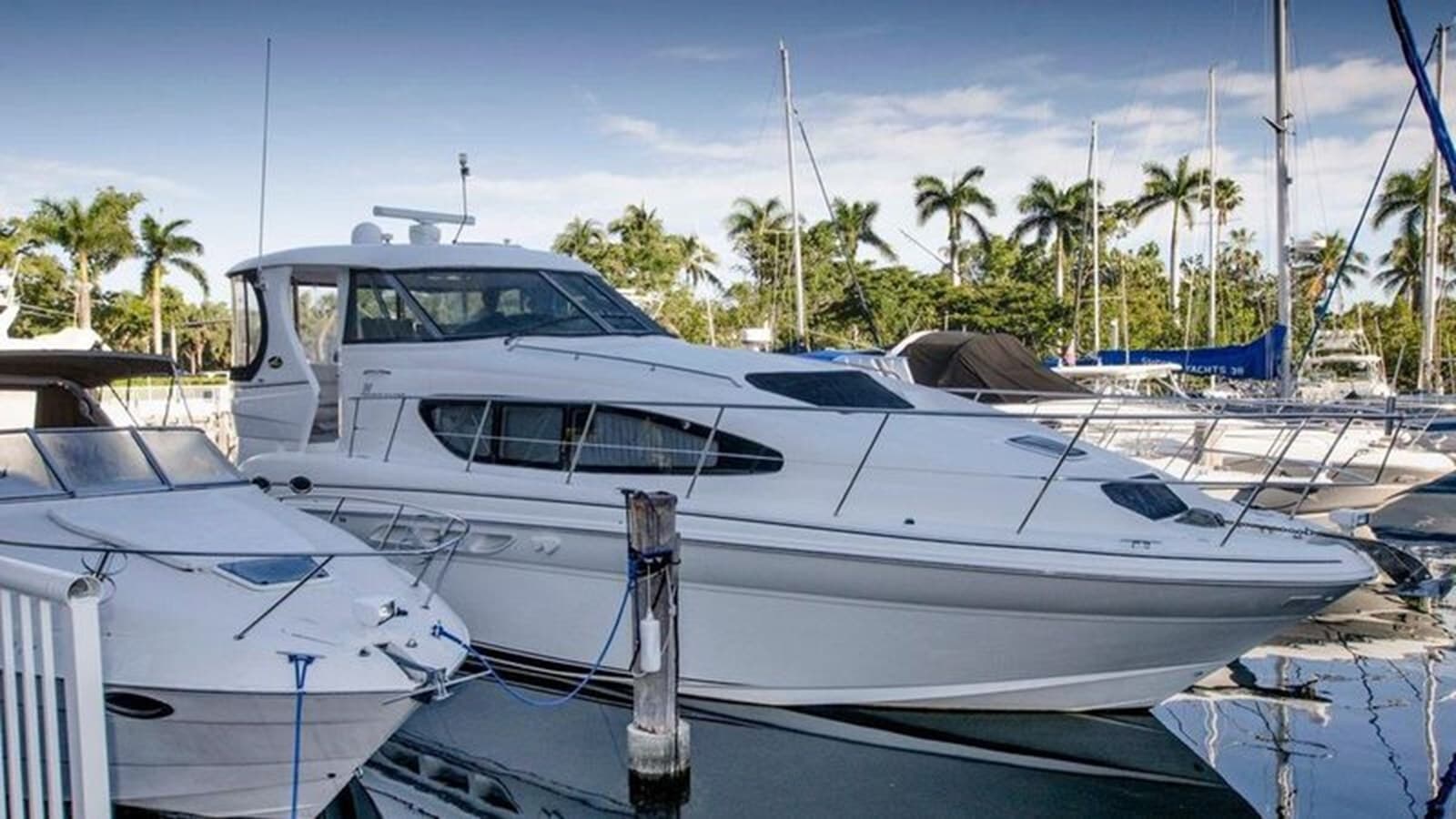 - — 2004 · 38.98' · 4 Cabins · Pre-Owned