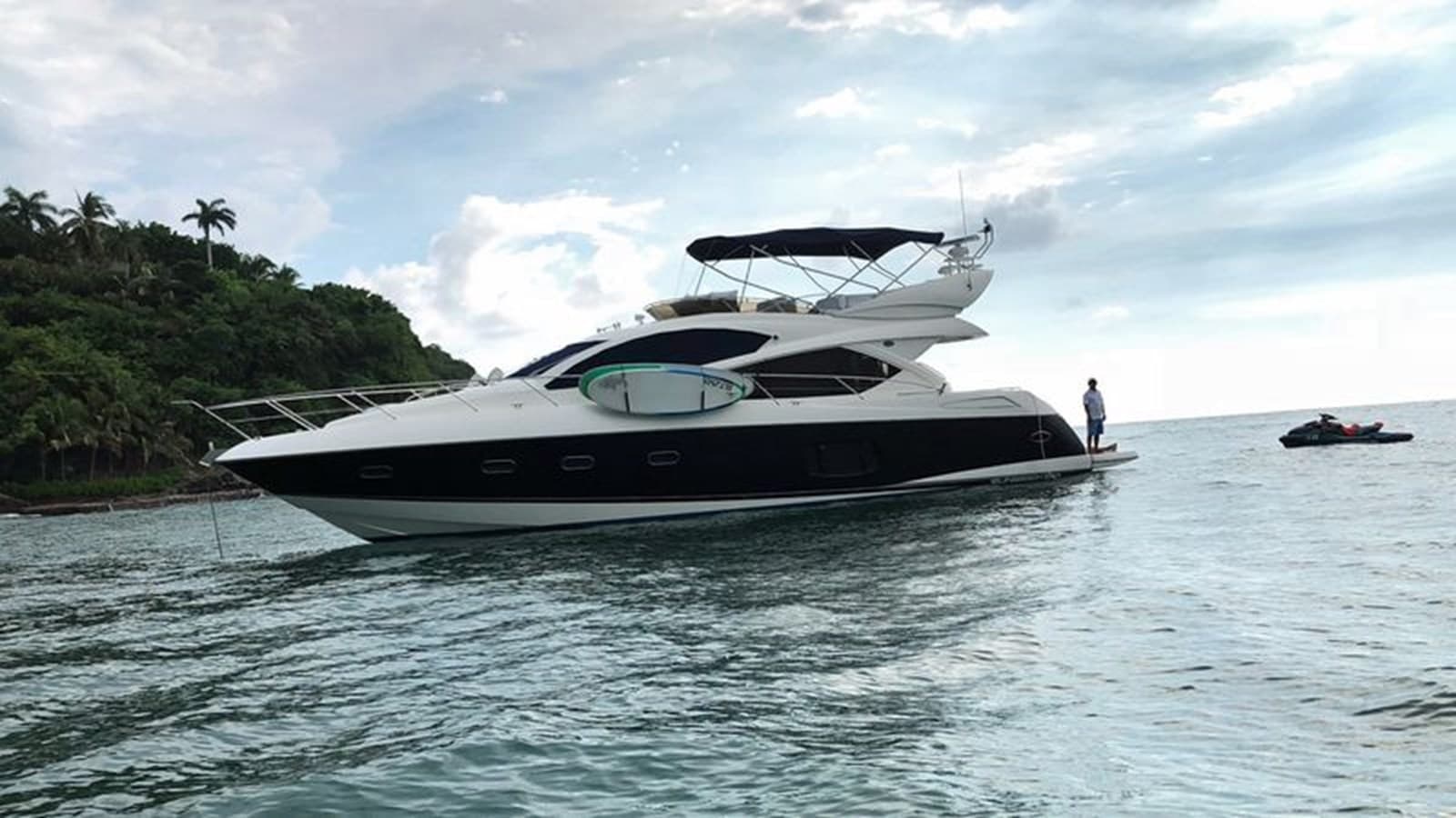- — 2009 · 59.97' · 2 Cabins · Pre-Owned