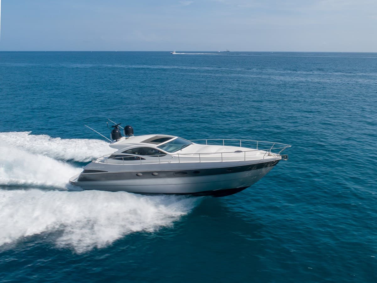 - — 2004 · 49.97' · 3 Cabins · Pre-Owned