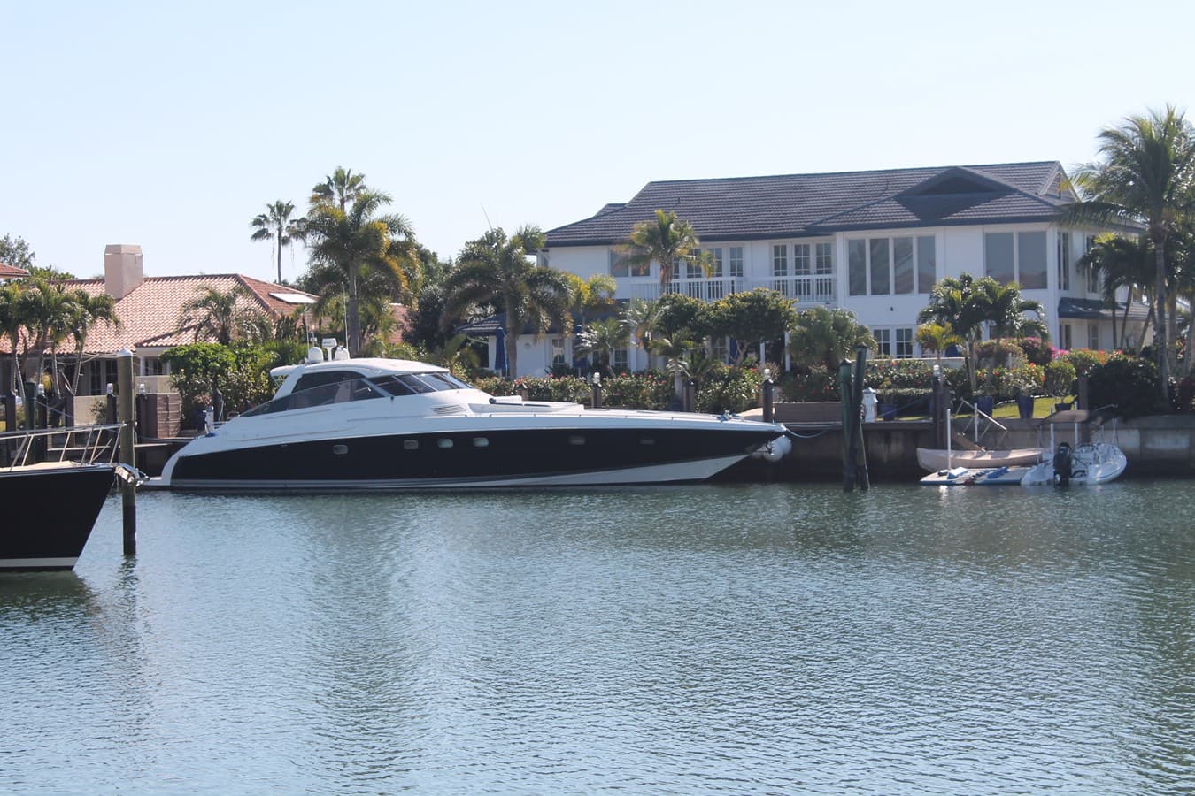 MAGNIFICA — 2000 · 73.98' · 2 Cabins · Pre-Owned