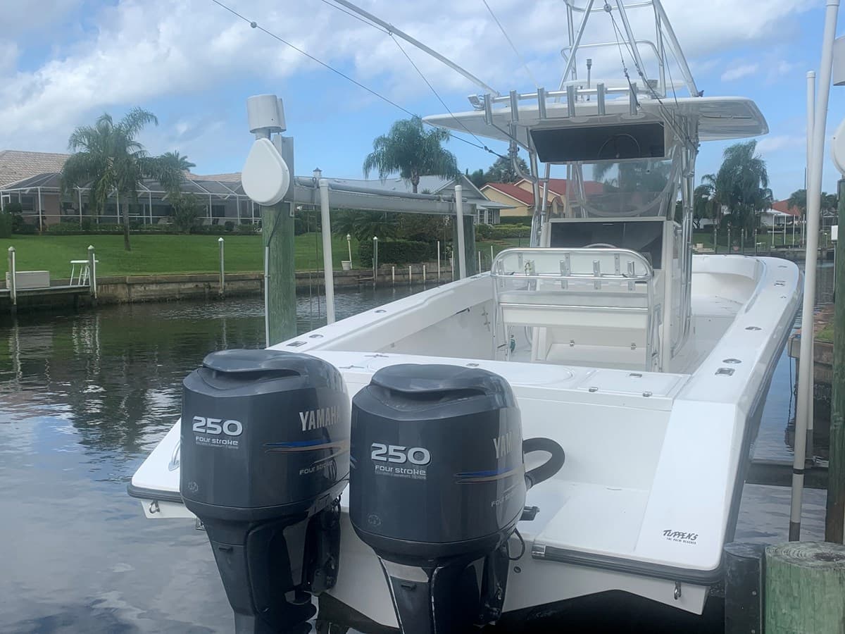 - — 2001 · 33.99' · Pre-Owned