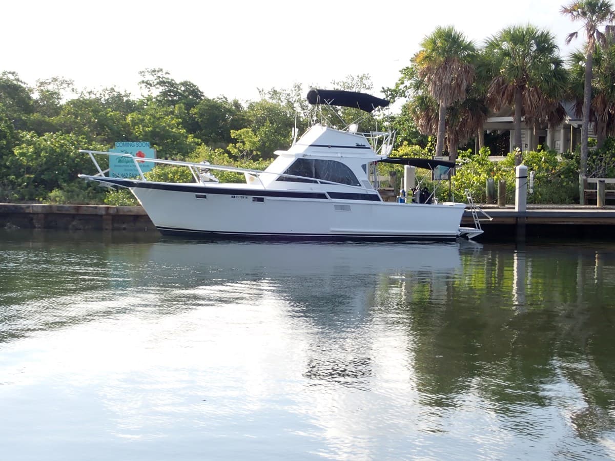 - — 1969 · 36.98' · 2 Cabins · Pre-Owned