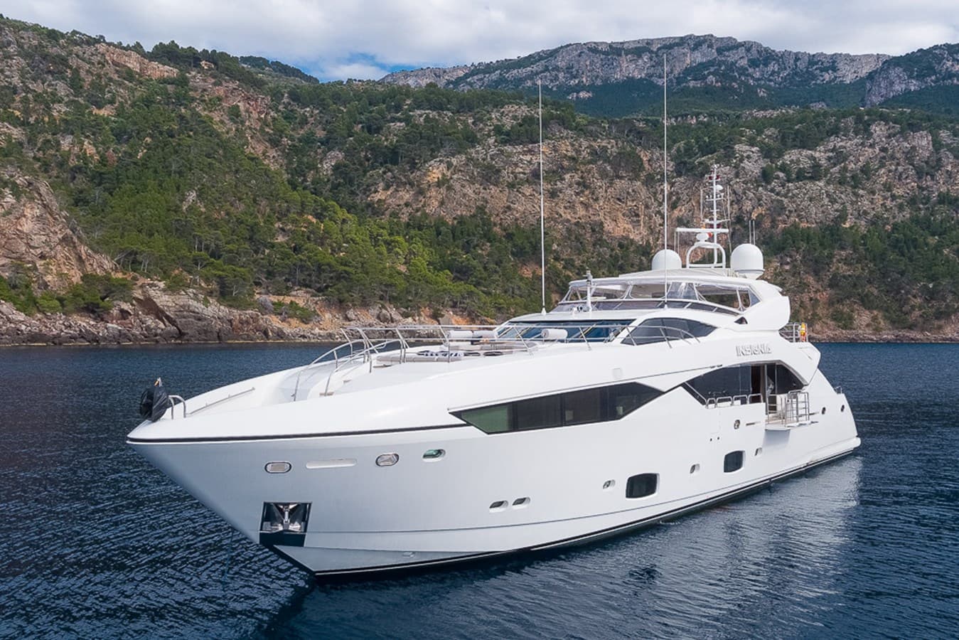 INSIGNIA — 2015 · 114.99' · 5 Cabins · Pre-Owned