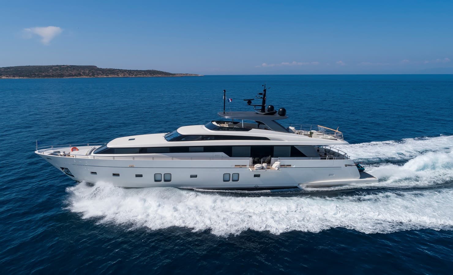 DINAIA SAN LORENZO SL 106 — 2018 · 105.64' · 5 Cabins · Pre-Owned